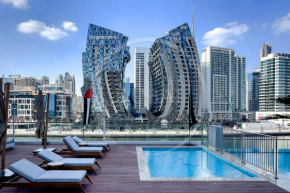 Luxury 2Bdr Apartment in Business Bay
